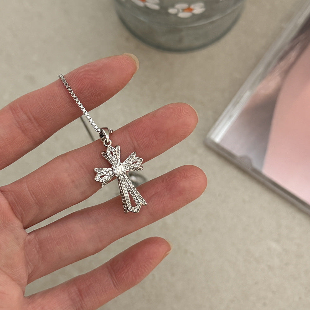 Cross Female Niche High-grade Copper Inlaid Zirconium Clavicle Necklace