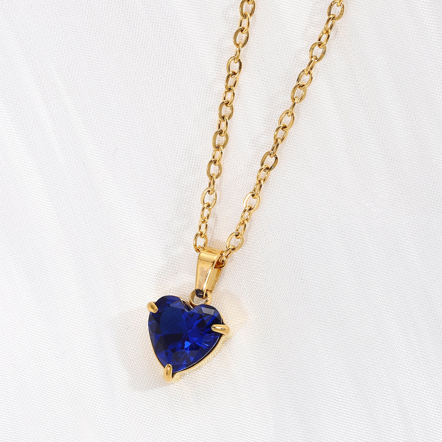 Women's Loving Heart Zircon Simple Heart-shaped Stainless Steel Clavicle Necklaces