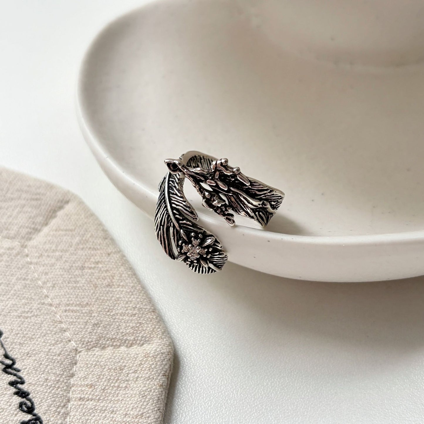 Cool Feather Female Exquisite Sweet Design Rings