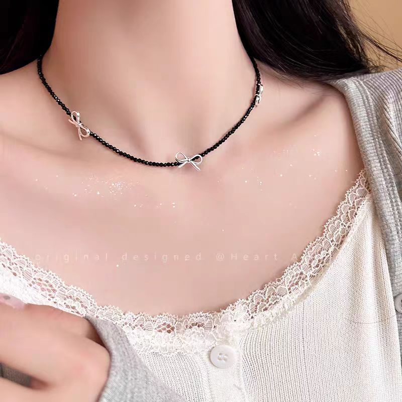 Women's Beaded Bow Clavicle Chain Niche Necklace