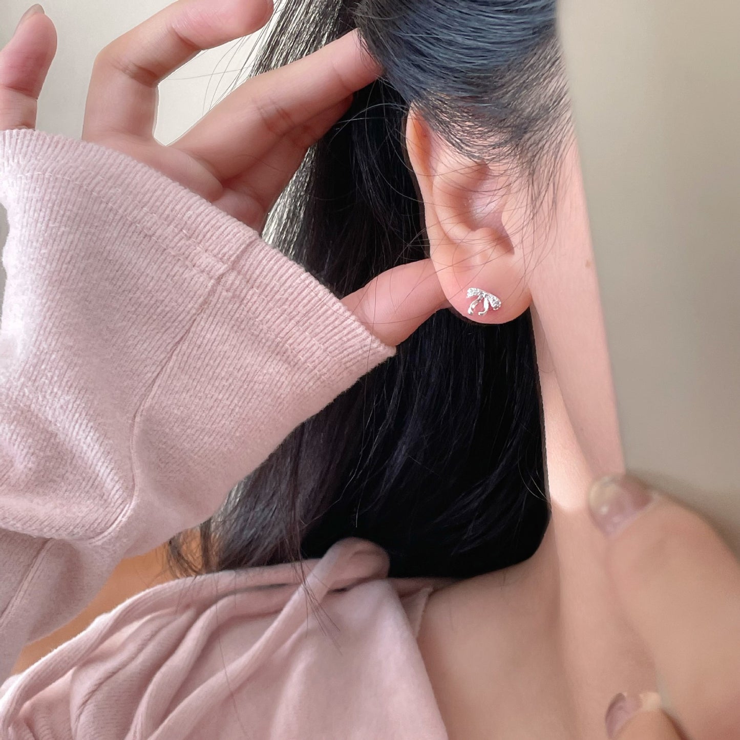 Fashion Ribbon Zircon Bow Light Luxury Versatile Delicate Design Sense Stud Earrings