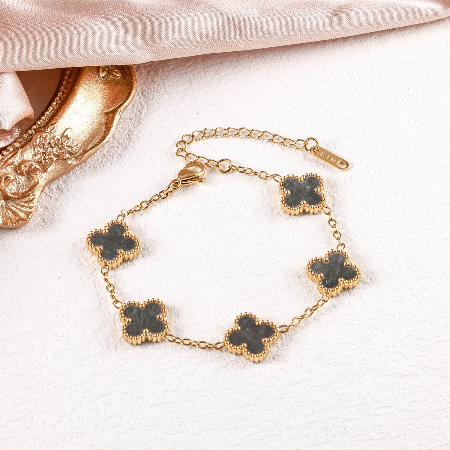 Popular High-quality Titanium Steel Clover Real Fritillary Bracelet