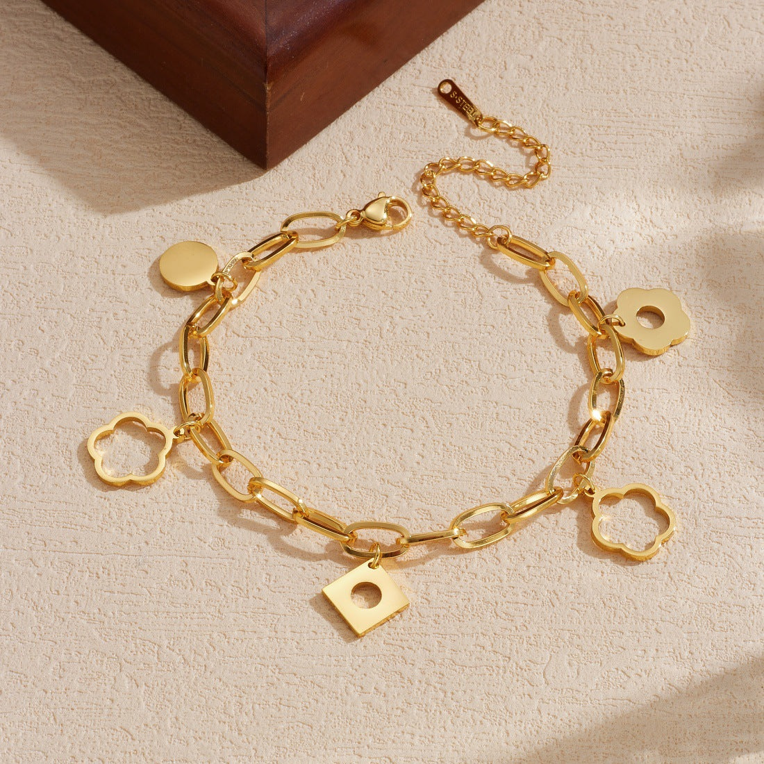 Stainless Steel Exaggerated Design Love Heart Flowers Gold-plated Pendants