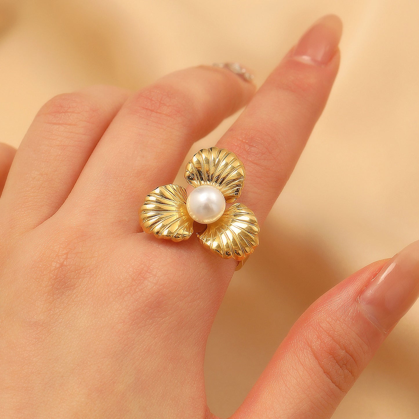 Steel Flower Leaf Female Exaggerated Personalized Hollow Ring