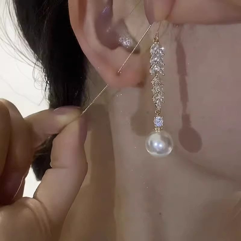 High-grade Light Luxury Golden Long Elegant Ear Line