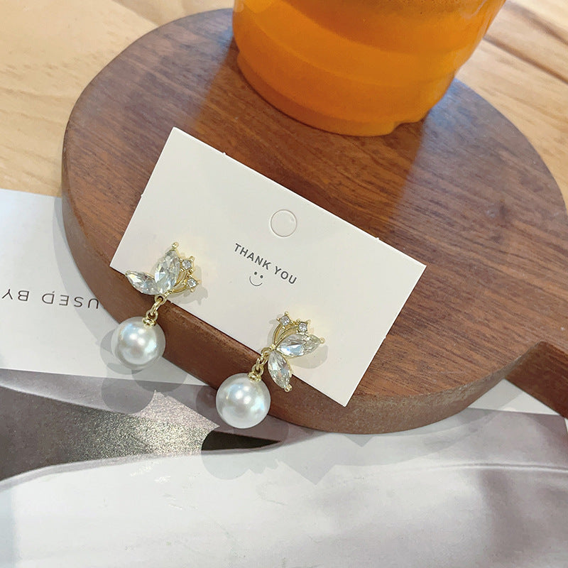 Sier Needle Small Butterfly Wings Diamond Earrings