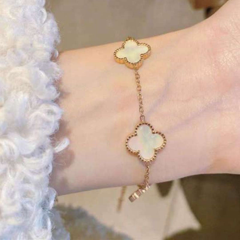 Women's Flower Zircon Super Flash Temperamental Light Bracelets