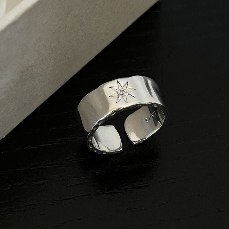 Ocean Style Sterling Sier Female Shell Shape Opal Stone Niche Ring