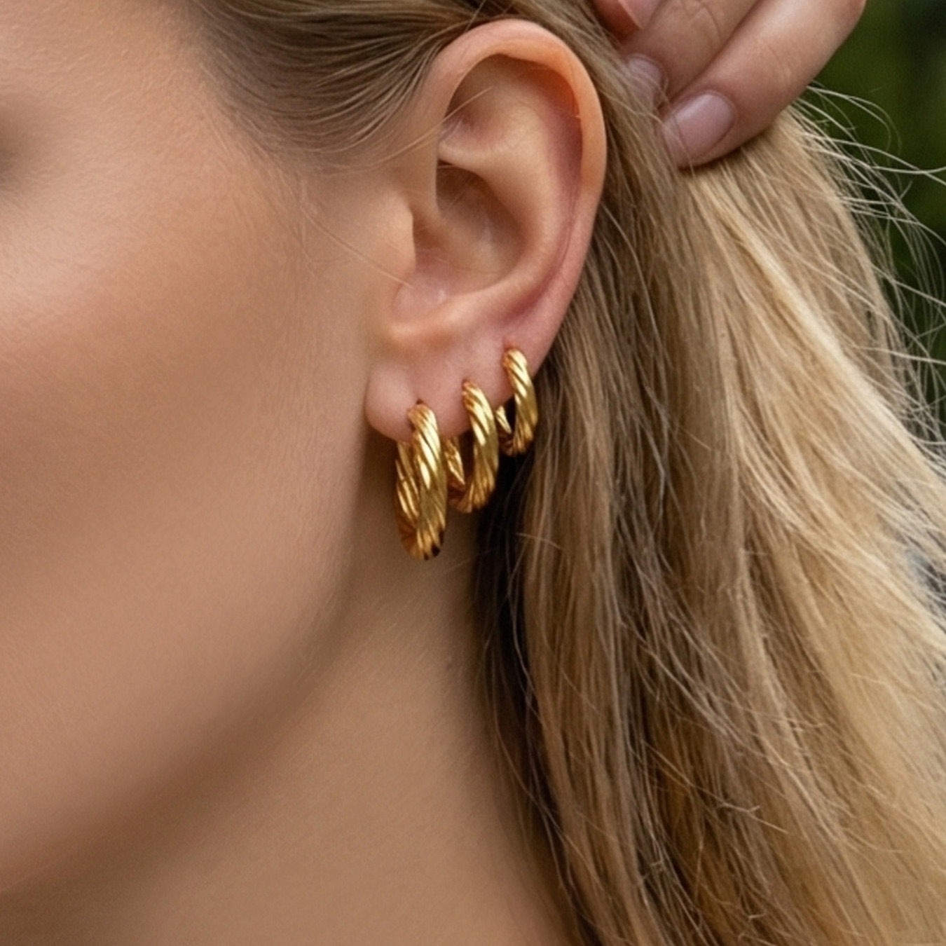 Stainless Steel Round Gold Twist Minimalist High-grade Earrings