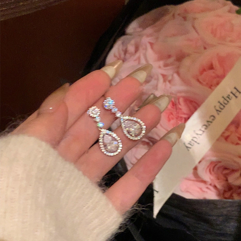 Refined Zircon Drop-shaped Female Light Luxury Minority Stud Earrings