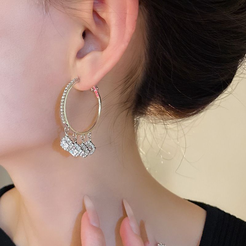 Cheese Pleated Fashionable Casual Style Ear Hook Earrings