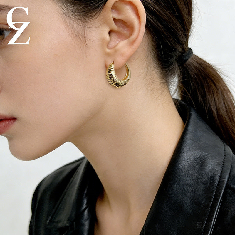 Women's Light Luxury High-grade Retro Ear Clip Cold Earrings