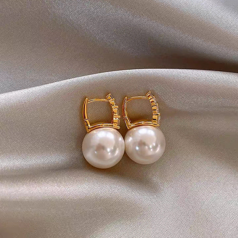 Women's Round Pearl Ear Clip For Niche Earrings