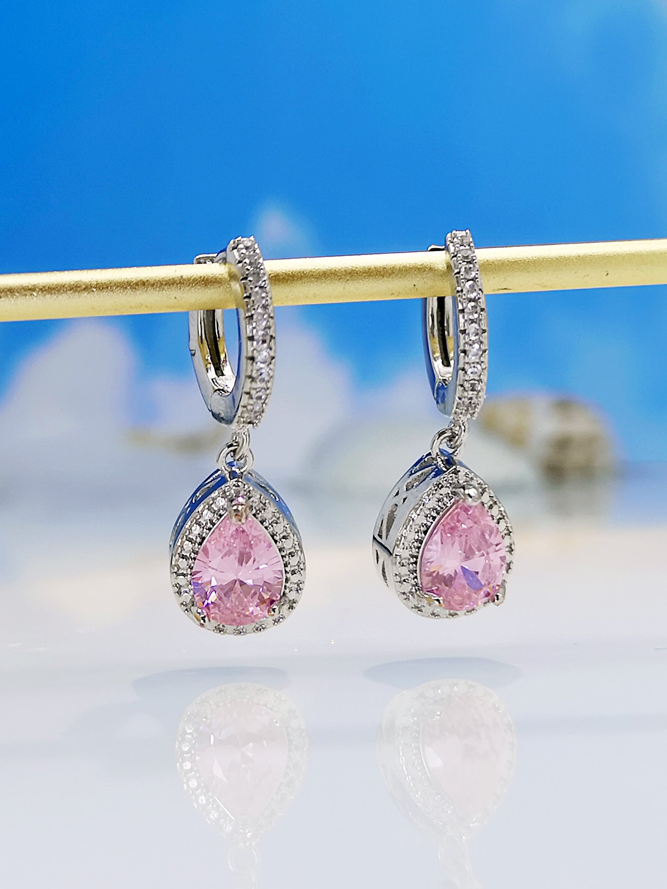 Women's High-grade Light Luxury Blue Crystal Drop-shaped Earrings