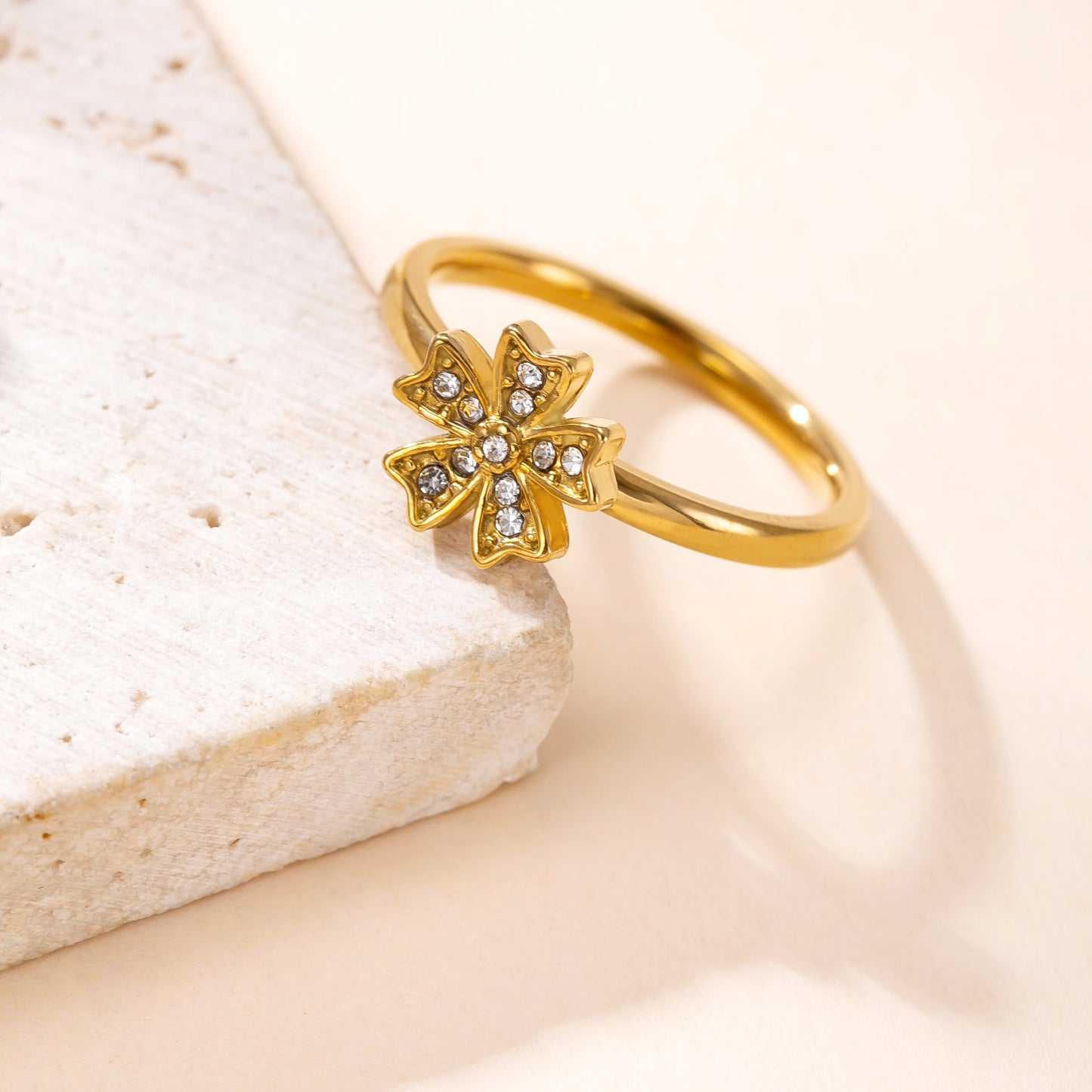 Titanium Steel Welding Flower Female Fashion High-grade Ring
