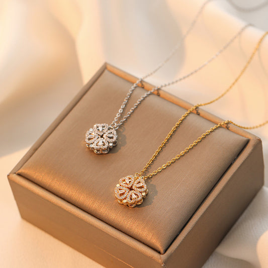 Women's Heart-shaped Niche Design Four-leaf Flower Necklaces