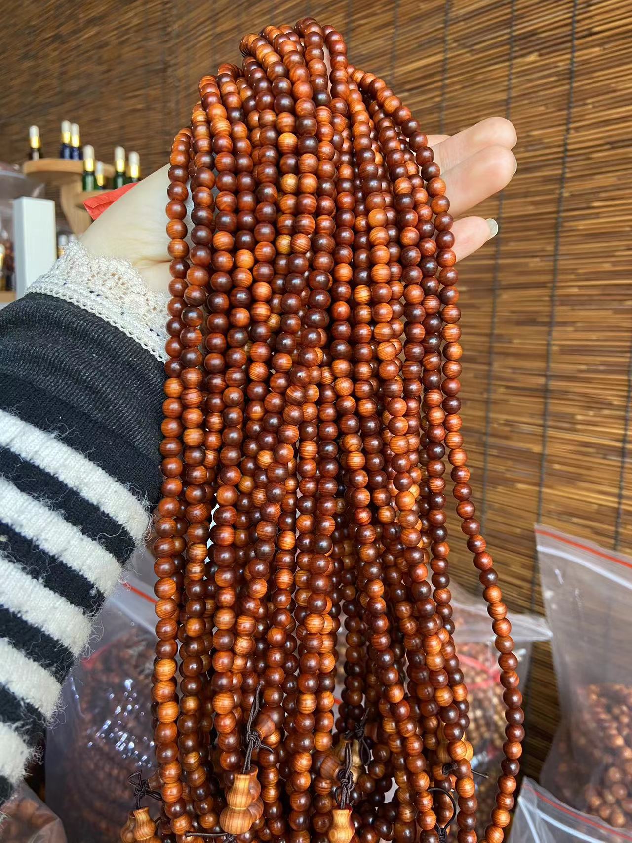 Black Oil High Density Wooden Prayer Beads Gentiana Pattern Bracelet