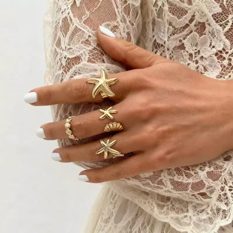 Hand Vintage Metal Geometry Irregular Diamond Ring