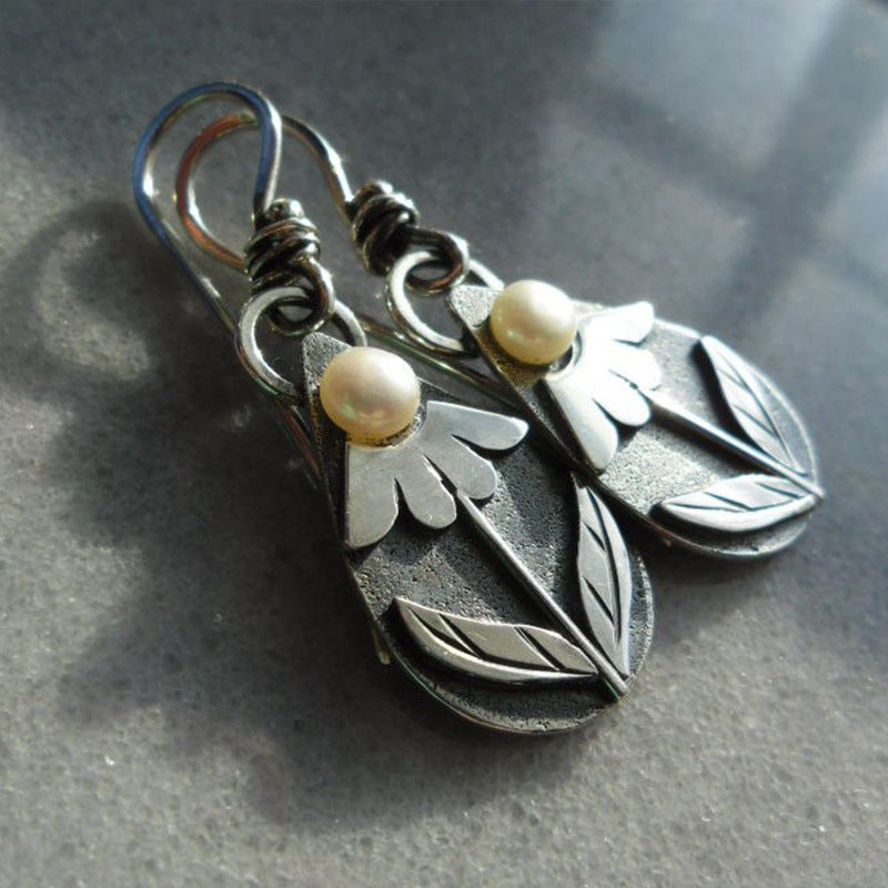 Women's Water Drop Three-dimensional Lace Leaves Metal Alloy Vintage Earrings