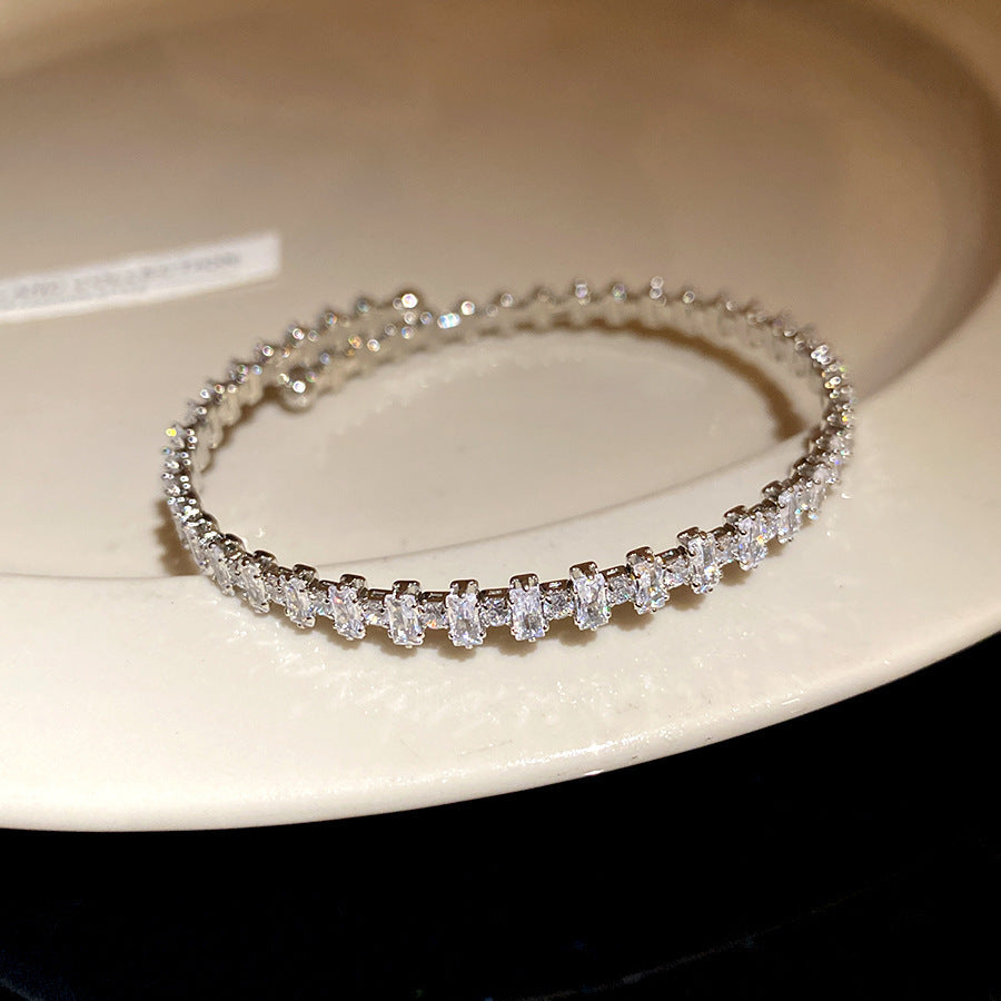 Women's Oval Leaf Small Fresh Gentle Temperament Light Luxury High Sense Bracelet