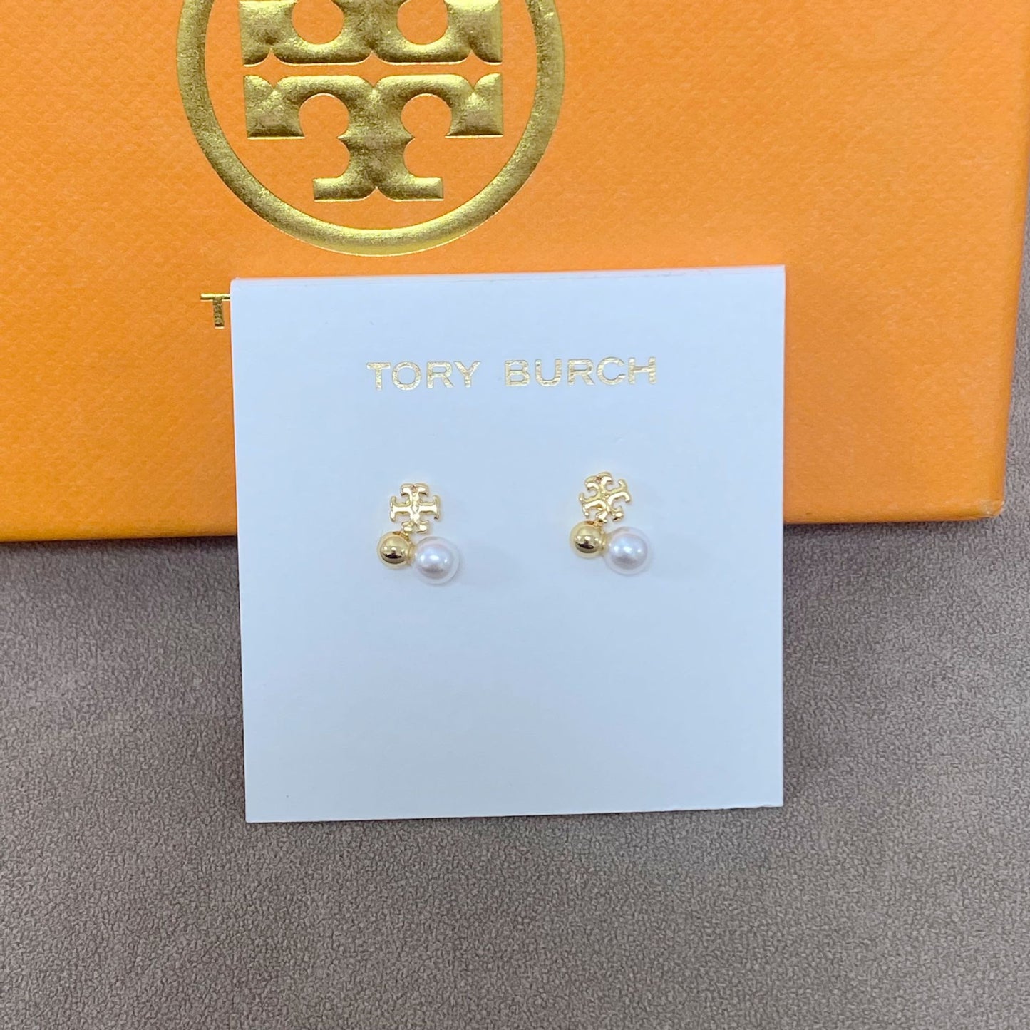 Design English Letters Inlaid Imitation Pearl Stud Earrings