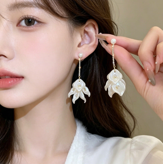 Women's Minority Design Fashionable Flower Light Luxury High-grade Temperament Earrings