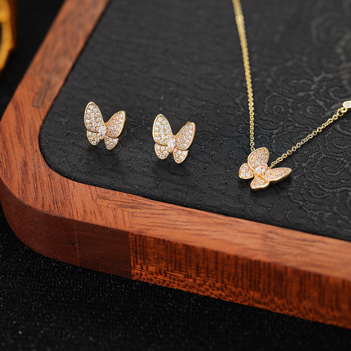 Glamorous Comfortable Two-piece Affordable Luxury Fashion Jewelry Set