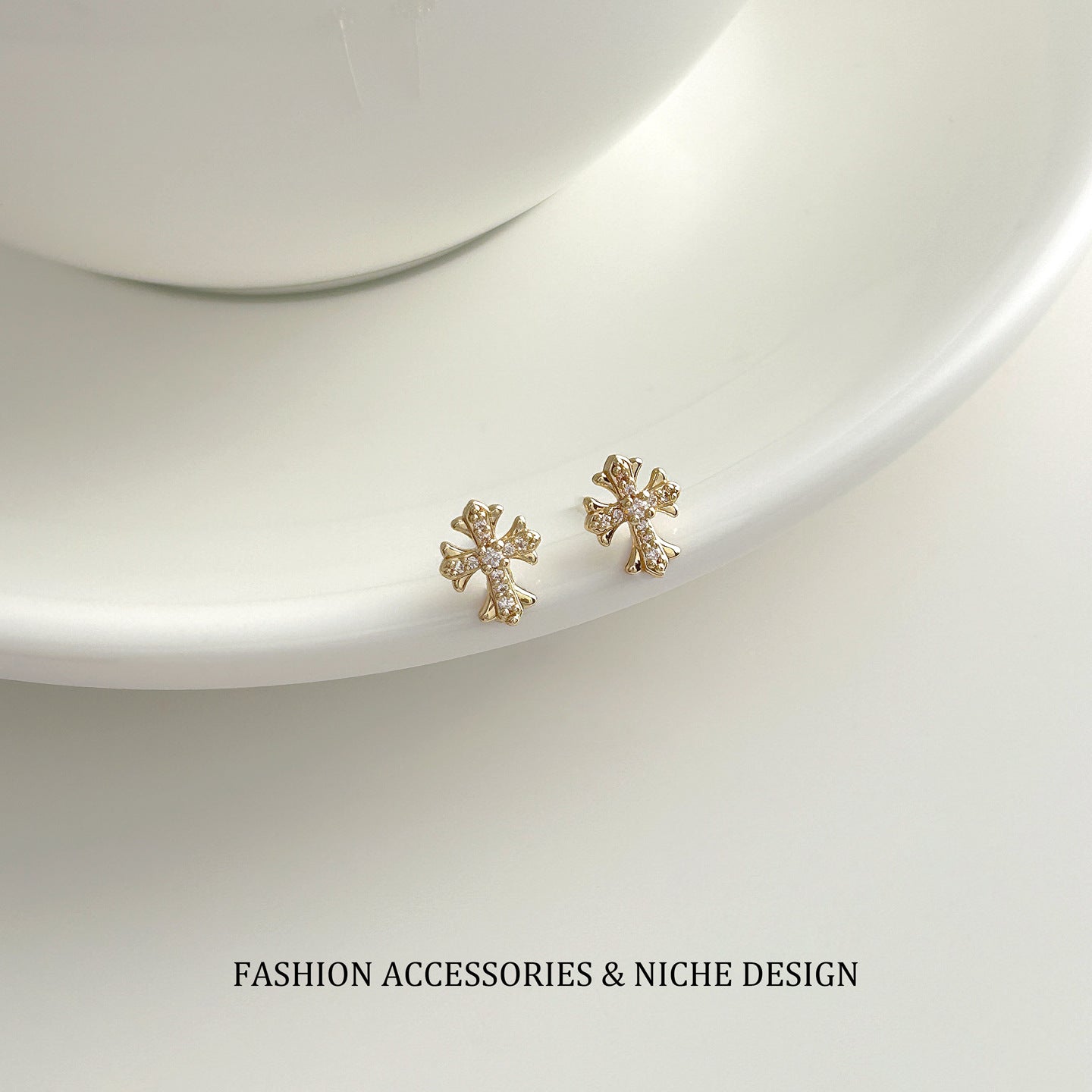Women's Needle Micro Rhinestone Small Exquisite Ear Earrings