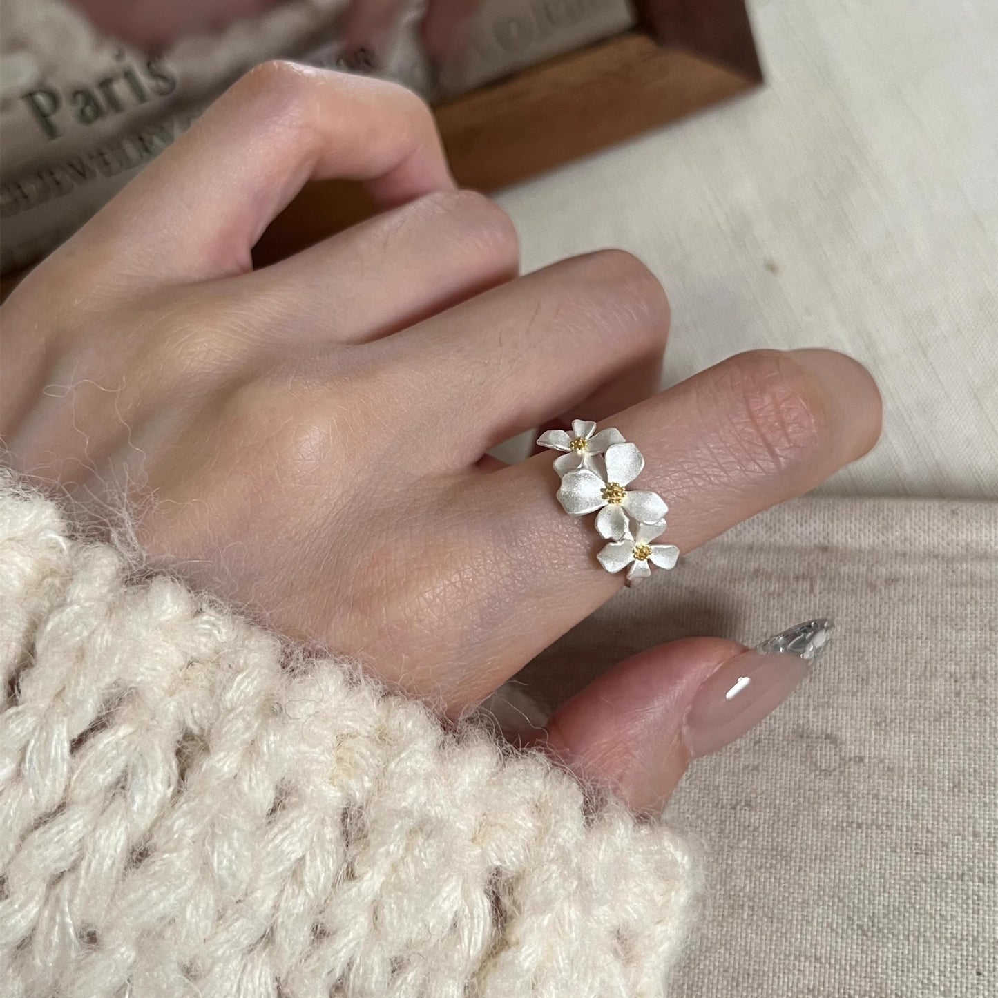 Design High-grade Elegant Gardenia Female Gentle Temperament Wild Switchable Rings