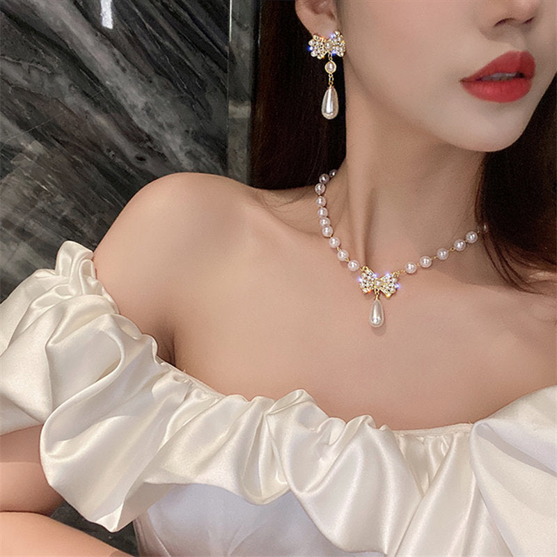 Women's Elegant Pearl For Niche Design Clavicle Necklace
