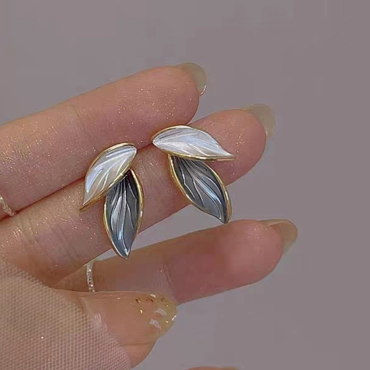 Women's Elegant Contrast Color Leaf-shaped Simple Mori Style Graceful Fashion Personality Ear Line