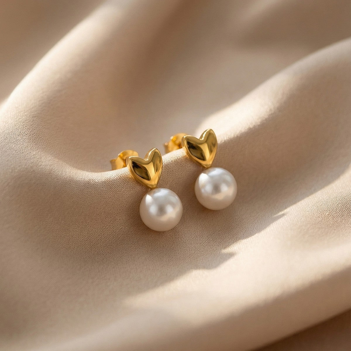 Minority Wind Imitation Pearl Love Heart Stainless Steel Material Gold Earrings