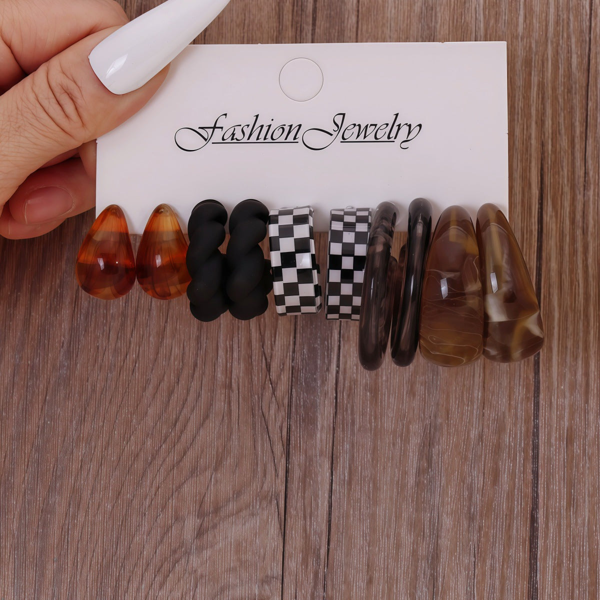 Women's Fashion Suit Temperament Wild Personality Trendy Style Earrings