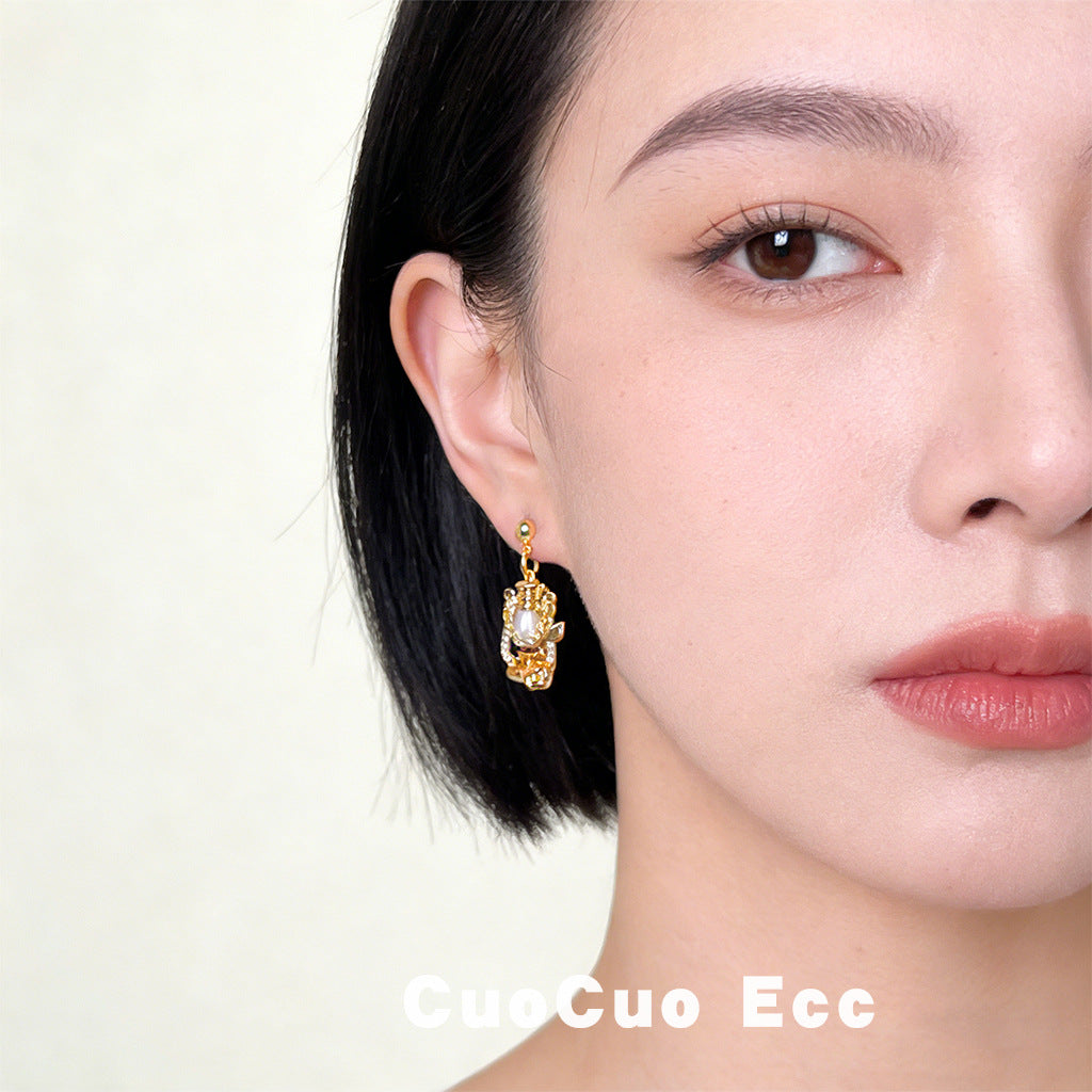 Portable Lamp Artistic Retro French Eardrops Earrings