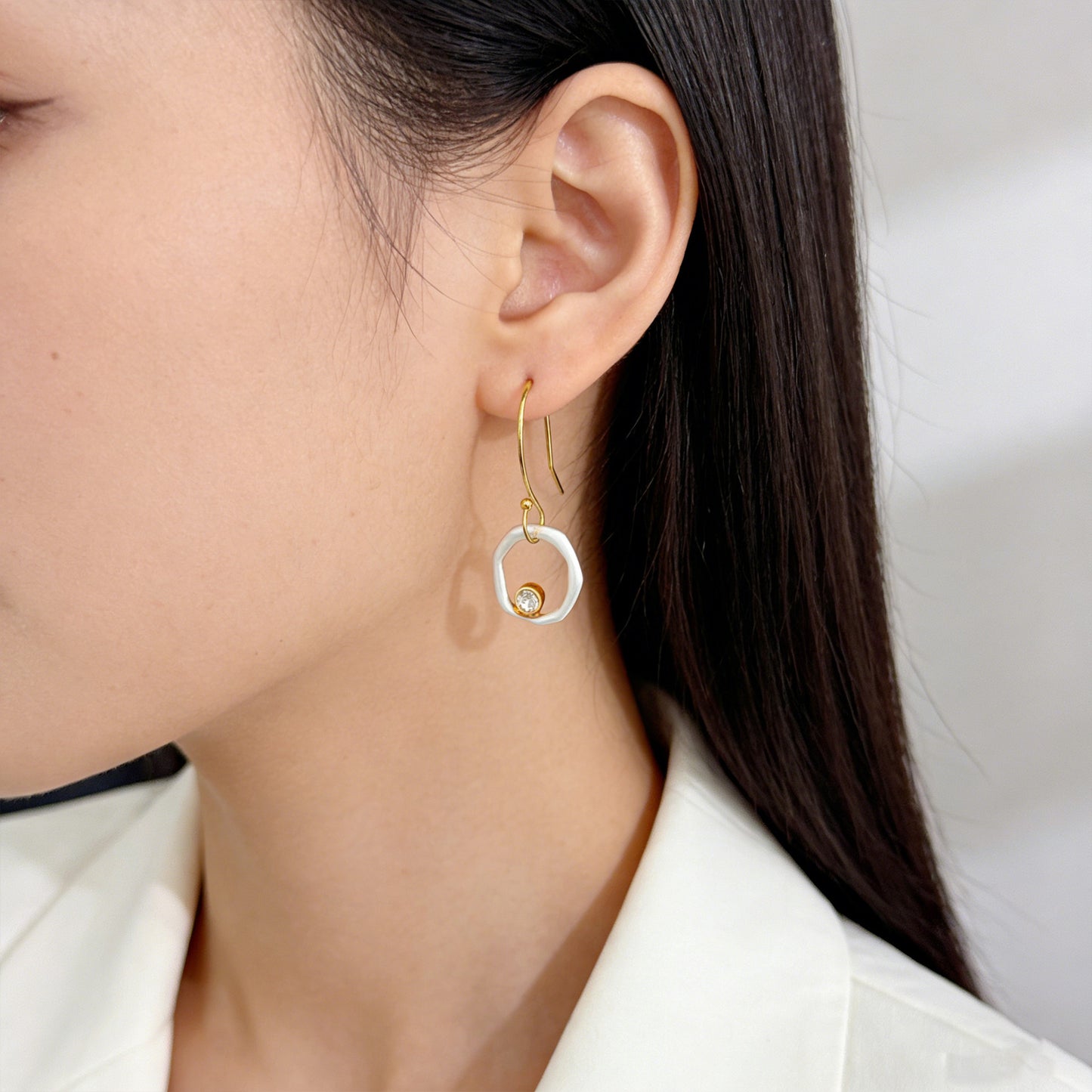 Simple Geometric Ellipse Clip Vintage Light Luxury High-grade Niche Ear Buckle