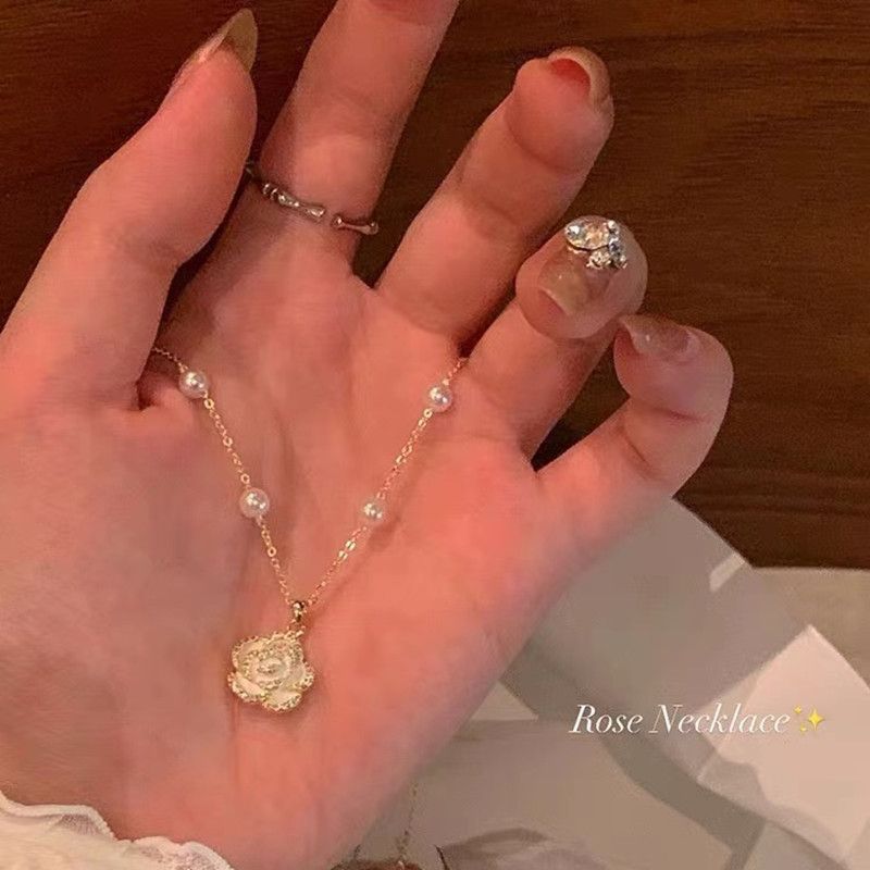 Women's Light Luxury Minority Sweater Clavicle Chain Design Sense Necklaces