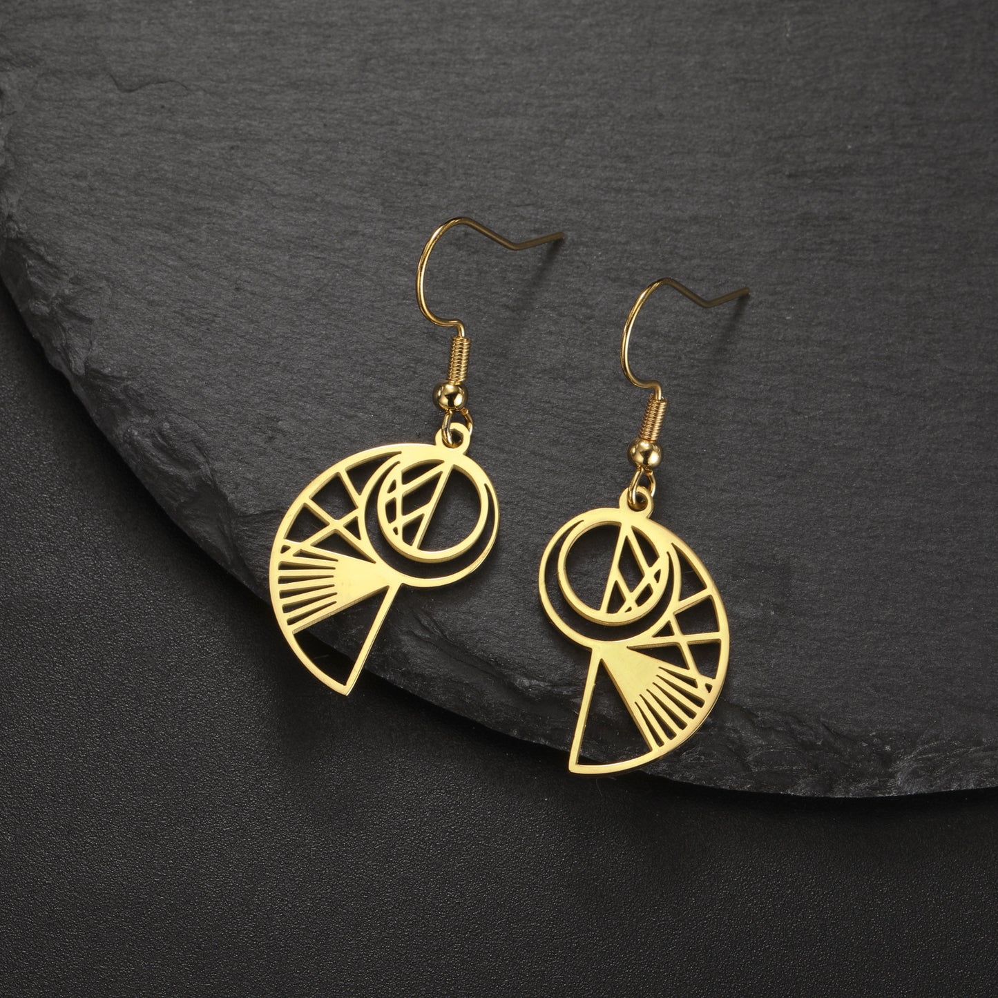 Cut Titanium Steel Hollow Conch Simple Rings