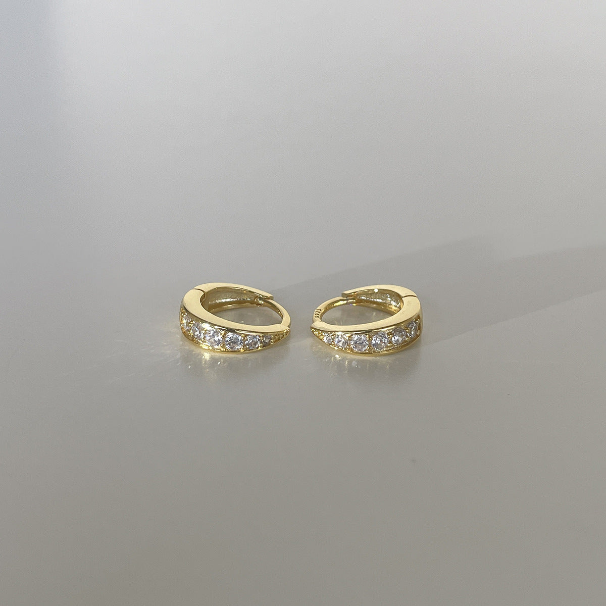 Women's High-grade Zircon Design Simple Sier Pin Ear Earrings