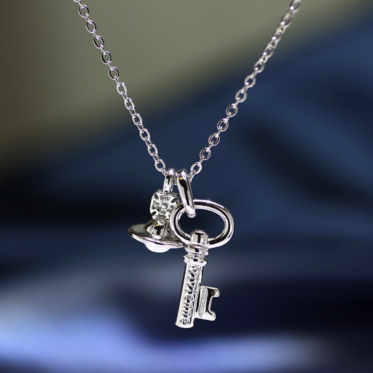 Queen Mother Key Saturn Simple Graceful Necklaces