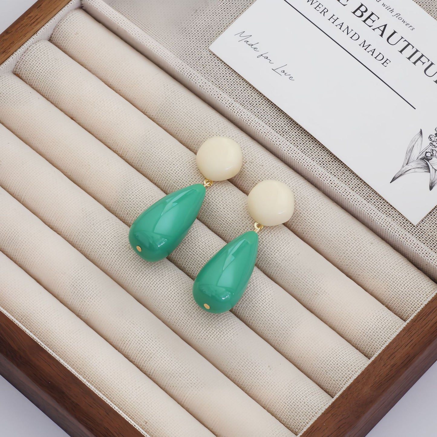 Women's Retro Blooming Acrylic Curved For Simple Stud Earrings