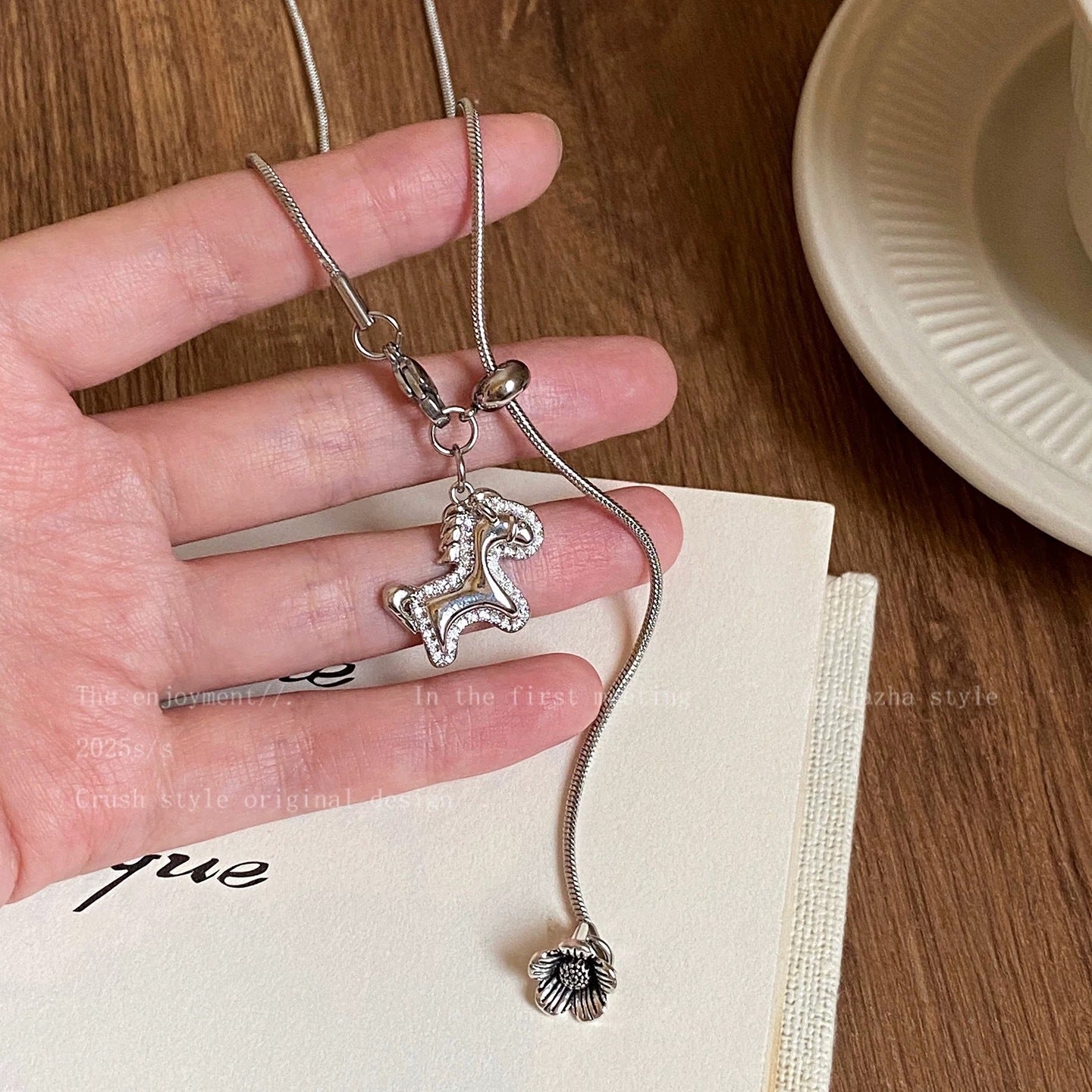 Zircon Pony Flower Pull-out Cold Style Sweater Chain Light Luxury Pendants