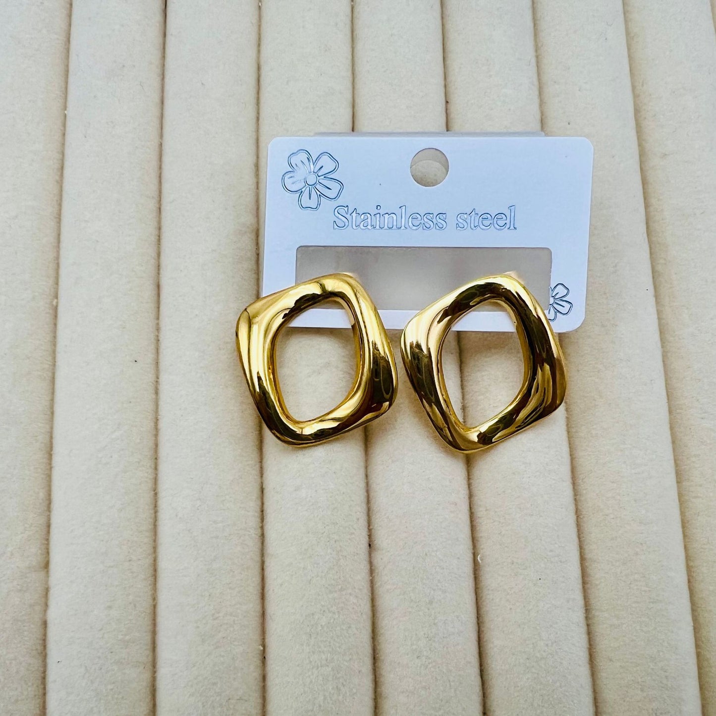 Light Luxury Gold Geometric Ear Female Personality Stud Earrings