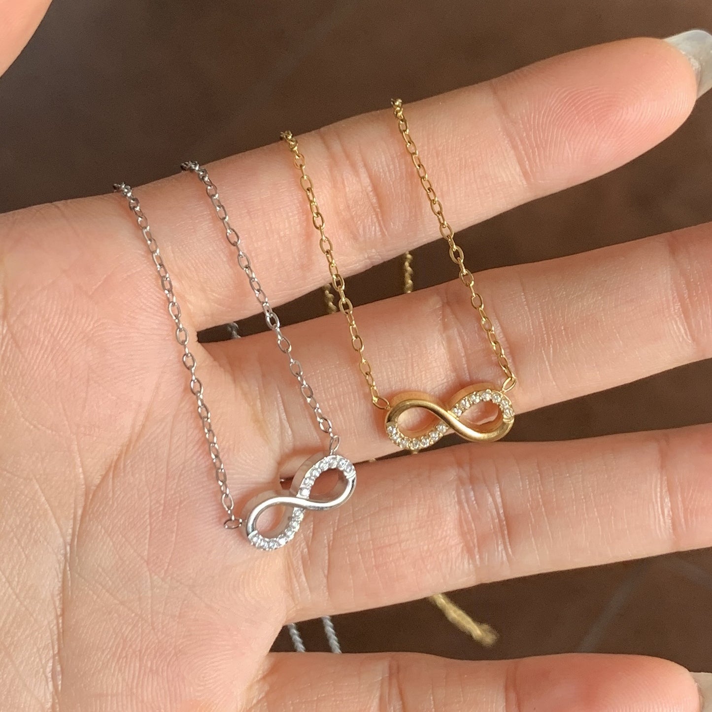 Steel Infinite Loop Symbol Light Luxury Minority Female Clavicle Chain Necklaces