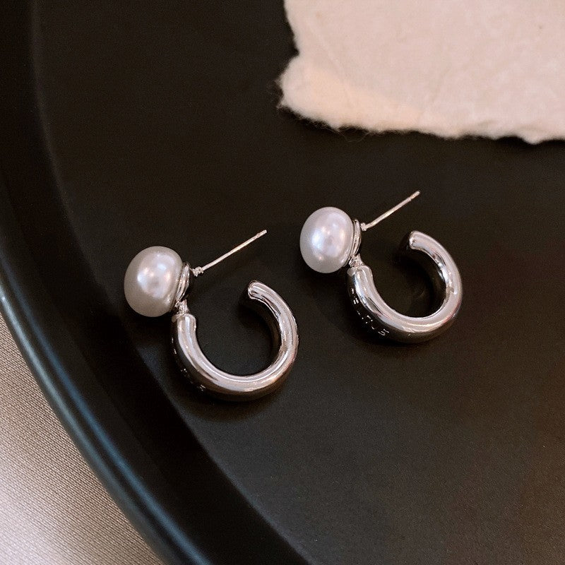 Sier Needle Metallic Hollow Flower Fishtail Pearl High-key Dignified Earrings