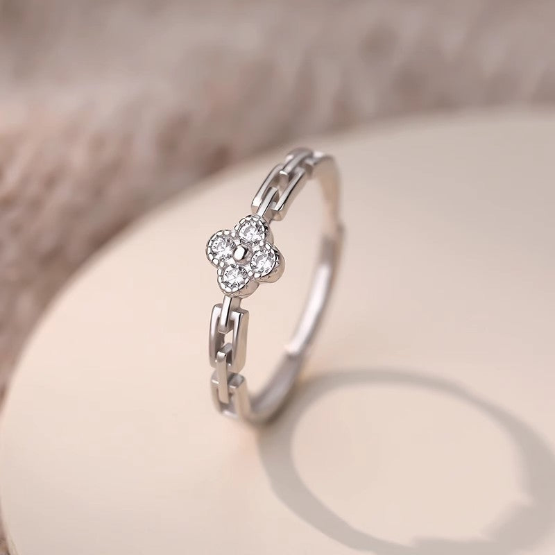 Clover Female Affordable Luxury Fashion Diamond Flower Chain Ring