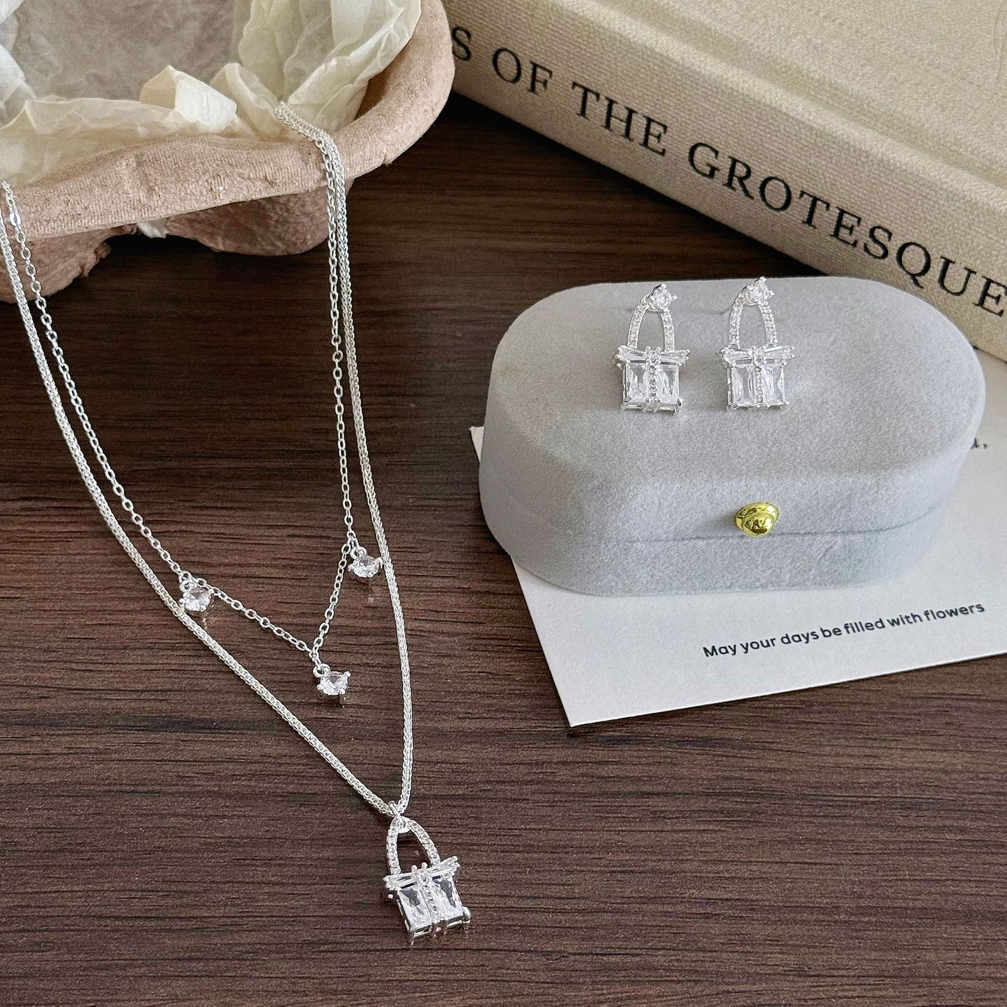 Women's Light Luxury Full Diamond Small Basket Bag Simple Stud Earrings