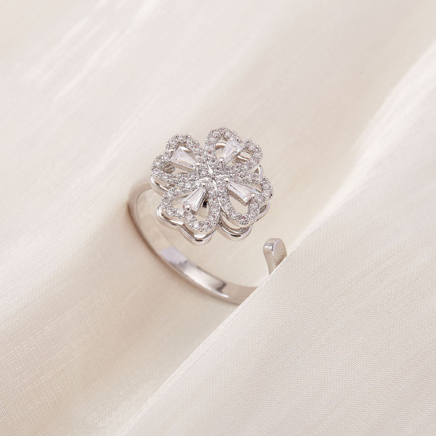 Valentine's Day Gift Flower Zircon Rotatable Ring