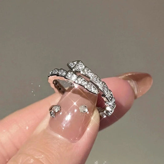 Full Diamond Open Snake Fashion Graceful Personality Design High-grade Light Rings