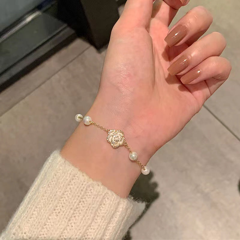 Pearl Flower Camellia Design Girlfriends Simple Bracelet