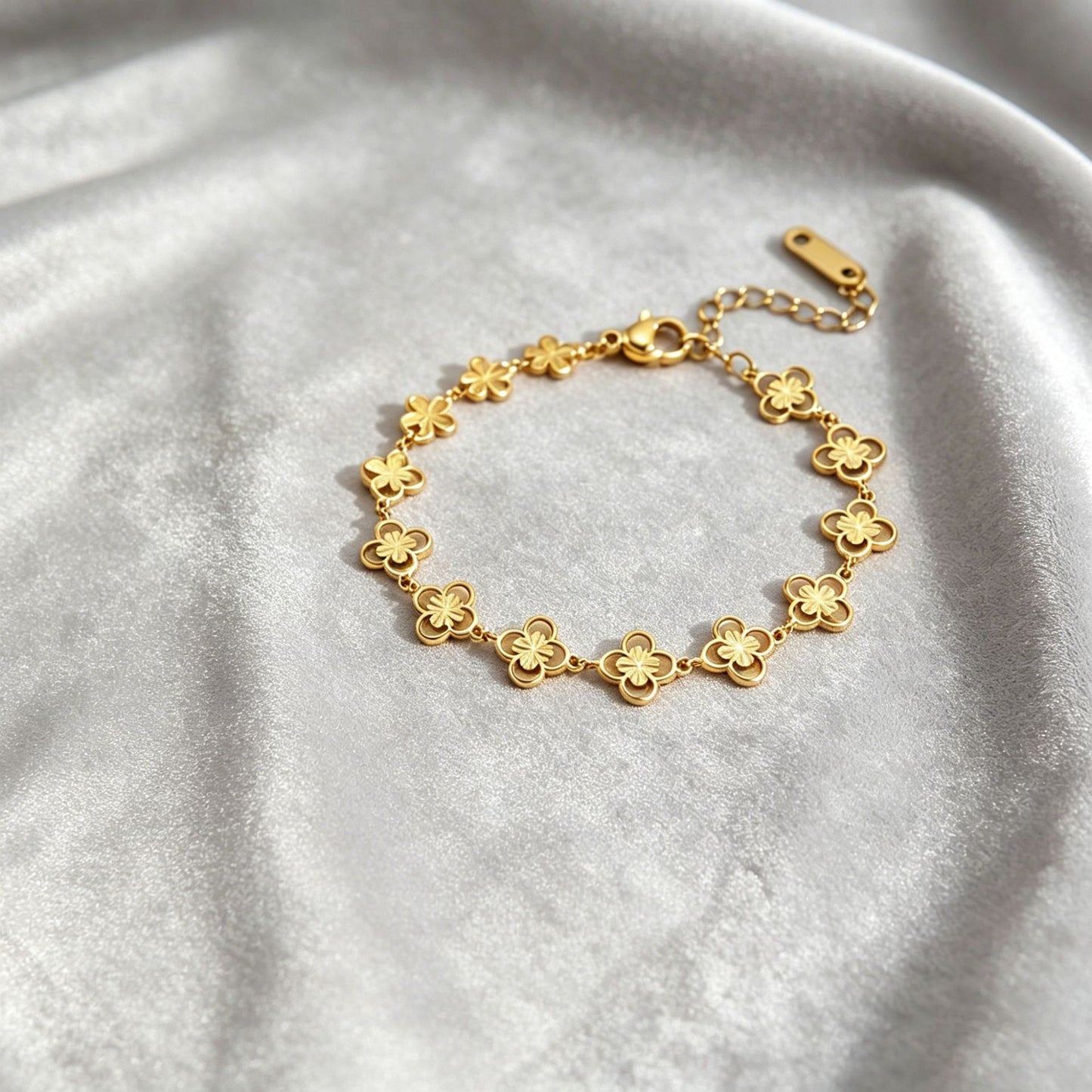 Simple Style Hollow Four-leaf Flower Chain Female Retro Bracelets